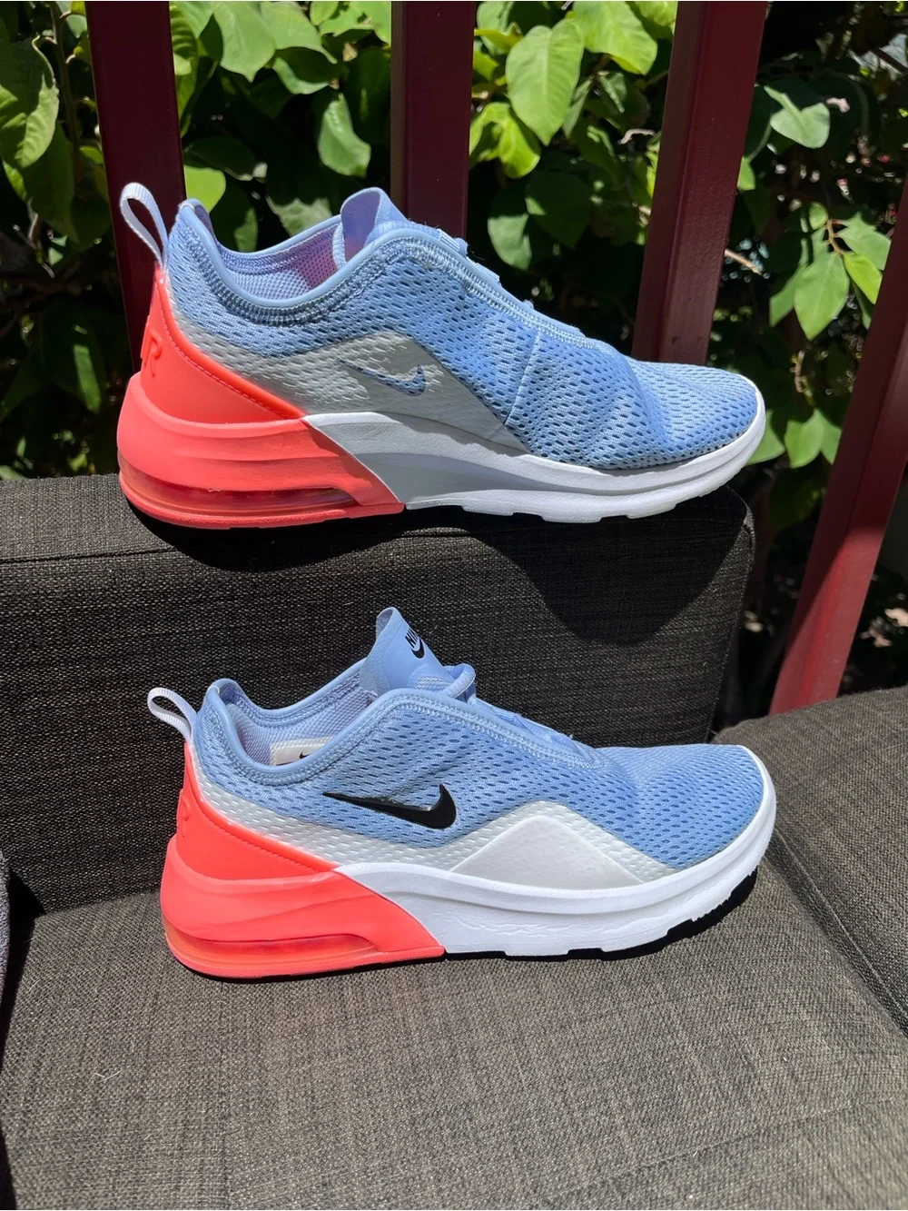 Nike Air, women’s, Light Blue and Coral  Sneakers.  very cool🌹